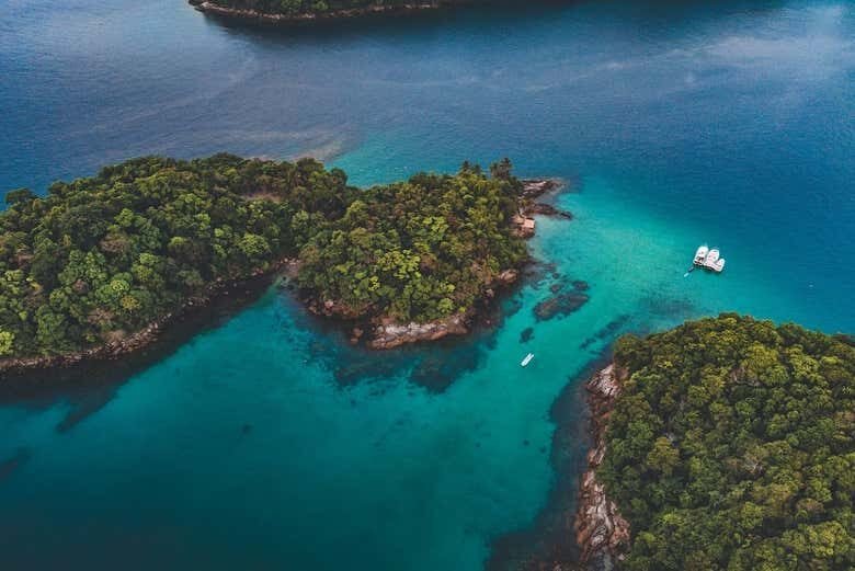 Descubra Ilha Grande em um Tour Exclusivo de Lancha Privada!