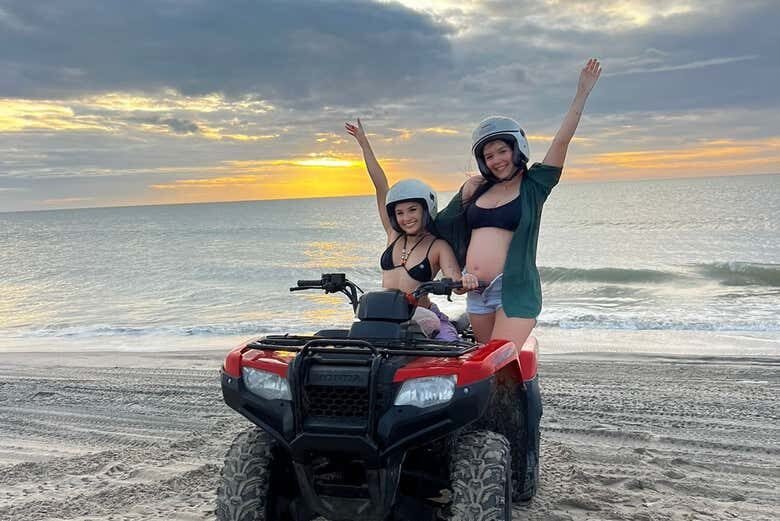 Aventura nas Dunas: Tour de Quadriciclo ao Pôr do Sol em Jericoacoara!