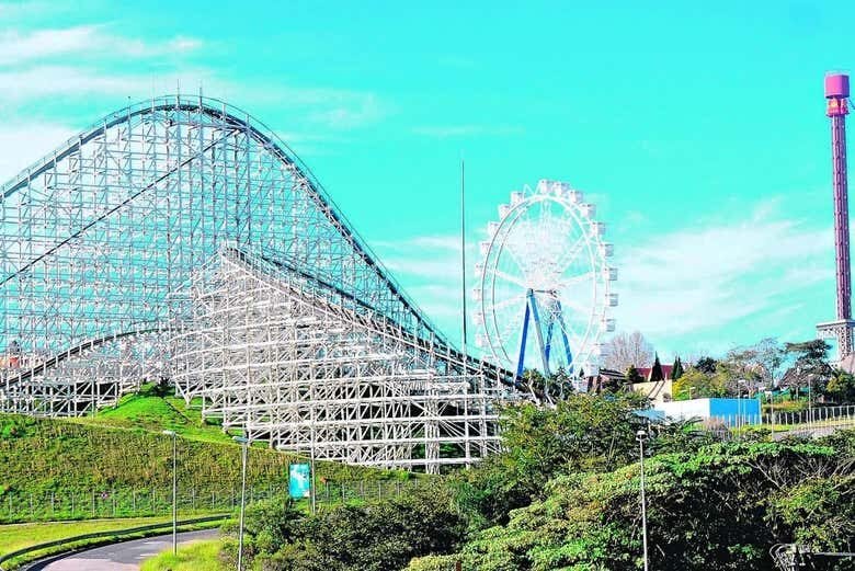 Excursão ao Parque Hopi Hari: Aventura e Diversão em São Paulo