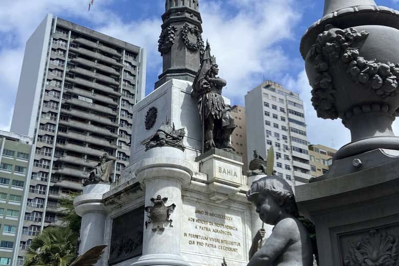 Explore Salvador e Relaxe nas Praias do Flamengo e Stella Maris!