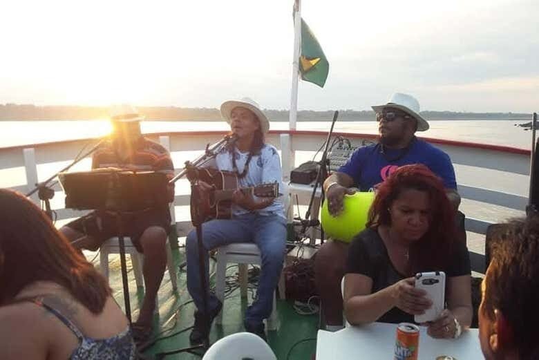Passeio de Barco pelo Rio Madeira ao Pôr do Sol em Porto Velho!