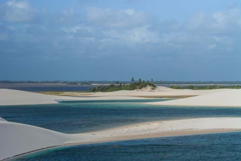 Explore a Natureza com um Passeio de Lancha pelo Lago de Santo Amaro até a Lagoa das Américas!