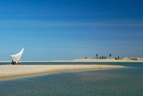 Águas Belas & Praias Desertas: Aventura de Buggy pelo Ceará!