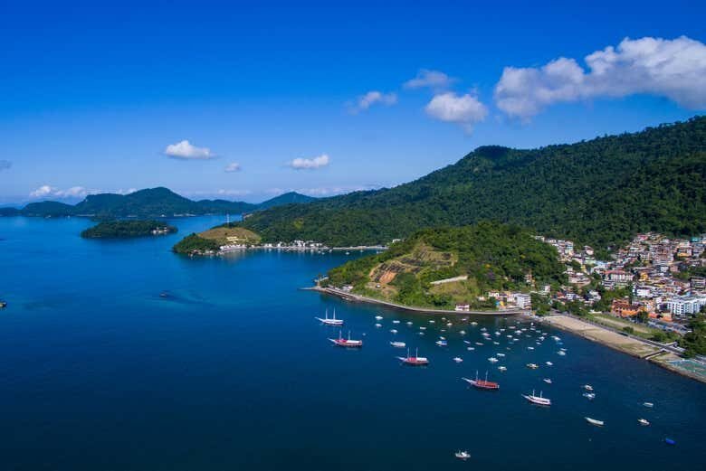 Viagem Confortável de Transfer: Rio de Janeiro a Angra dos Reis!