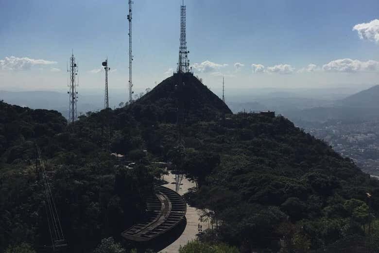 Trilha para o Pico do Jaraguá: Aventura no Ponto Mais Alto de São Paulo!
