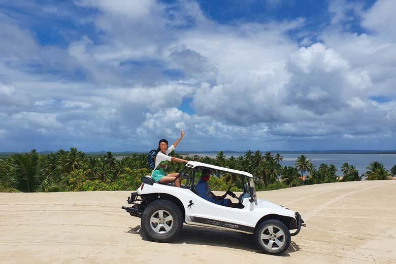 Explore as Dunas e Coqueiros de Mangue Seco em Uma Excursão Inesquecível!
