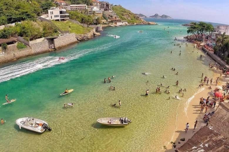 Explore as Belezas do Litoral Carioca: Passeio de Lancha pelas Ilhas da Gigóia e Tijuca!