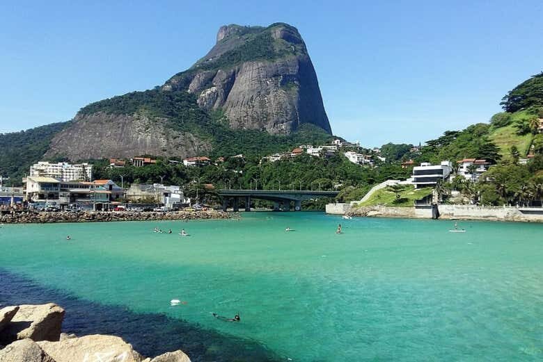 Explore as Belezas do Litoral Carioca: Passeio de Lancha pelas Ilhas da Gigóia e Tijuca!