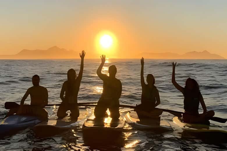 Amanhecer Mágico com Paddle Surf em Copacabana!