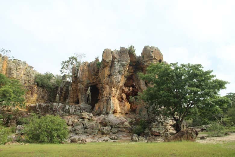 Excursão à Pedra do Castelo e Cânion do Rio Poti: Uma Viagem pela História e Natureza!