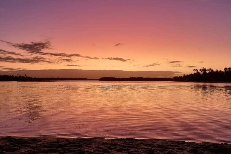 Piquenique Romântico na Praia da Boca da Barra ao Entardecer com Música ao Vivo!