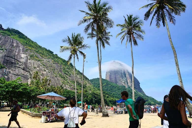 Desafie a Gravidade e Escale o Famoso Pão de Açúcar Carioca – Uma Aventura Vertical com Vista Panorâmica do Rio de Janeiro!