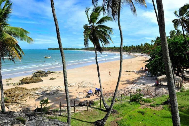 Tour de Lancha pelo Arquipélago de Cairu: Aventuras nas Piscinas Naturais e Praias Paradisíacas!