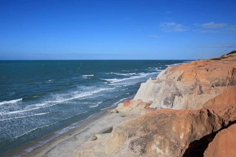 Morro Branco & Praia das Fontes: Dunas, Falésias e Aventura no Ceará!