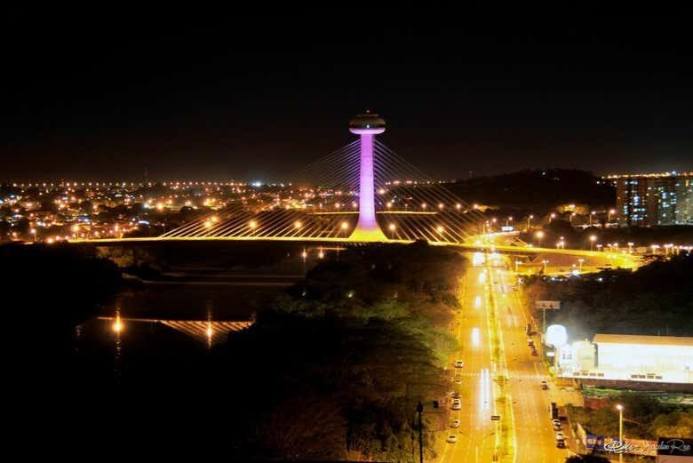Explore Teresina Iluminada: Tour Noturno Imperdível!