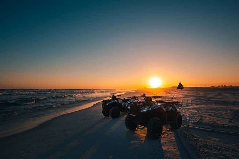 Explore os Encantos de Arraial do Cabo em um Tour de Quadriciclo!