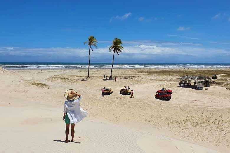 Explore as Dunas e Coqueiros de Mangue Seco em Uma Excursão Inesquecível!