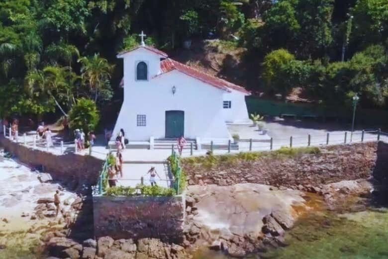Ilhas Paradisíacas de Angra dos Reis de Lancha saindo da Vila do Abraão!