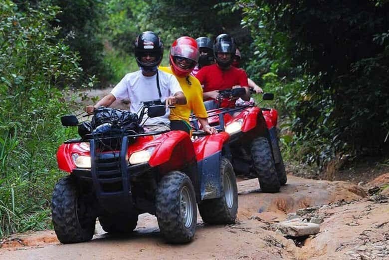 Emocionante Tour de Quadriciclo pelas Paisagens de Arraial d'Ajuda!