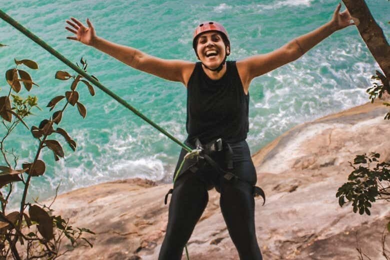 Aventura emocionante: Rapel e Trilha dos Mirantes em São Sebastião!