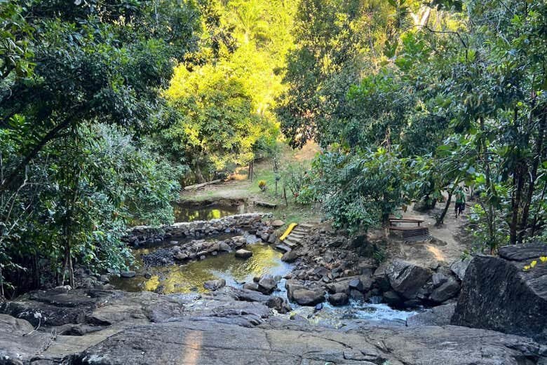 Explore as Belezas Naturais de Itacaré: Passeio de Barco pelo Rio de Contas!
