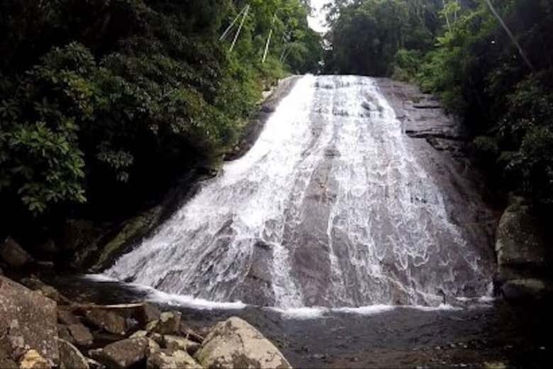 Explore as Ruínas da Lagoinha em Ubatuba: Uma Trilha Repleta de História e Natureza!