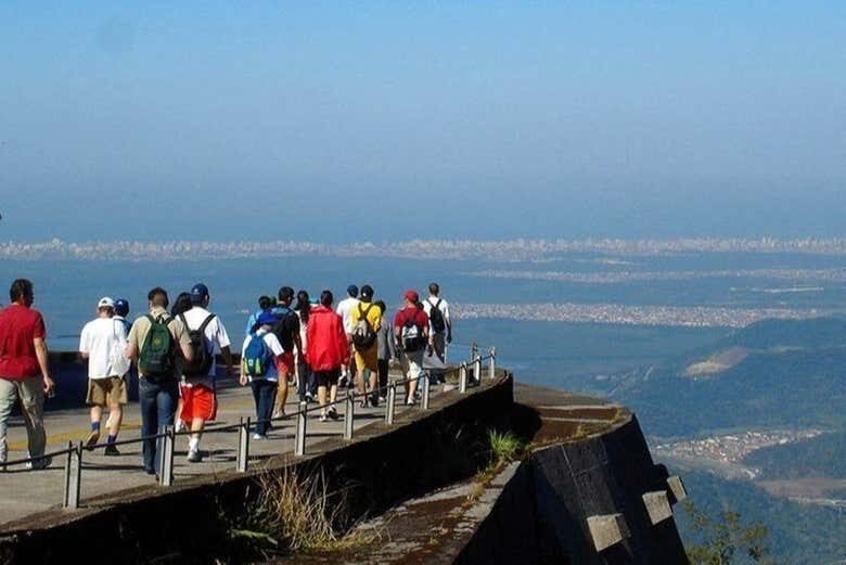 Explore a História e Natureza na Trilha Privada pela Estrada Velha de Santos!