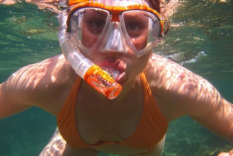 Descubra as Maravilhas Subaquáticas com Snorkel em Ubatuba!