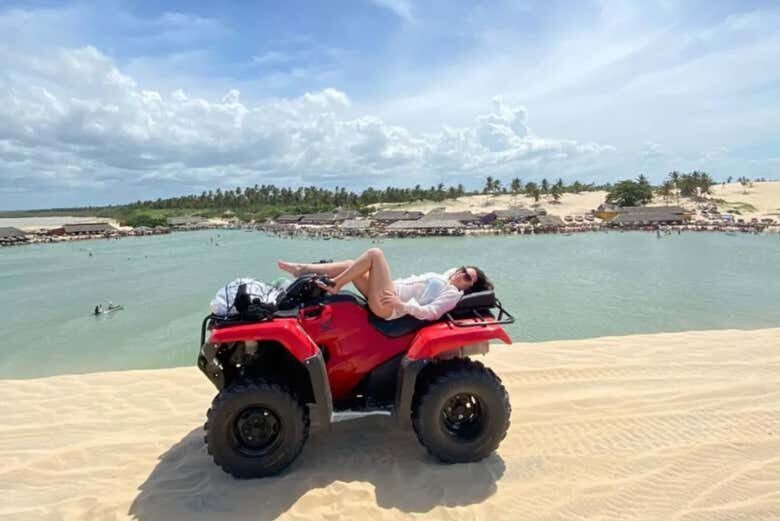 Aventura nas Dunas: Tour de Quadriciclo ao Pôr do Sol em Jericoacoara!