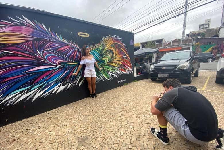 Tours de Bares e Arte na Vila Madalena: Explore o Bairro Mais Boêmio de São Paulo!
