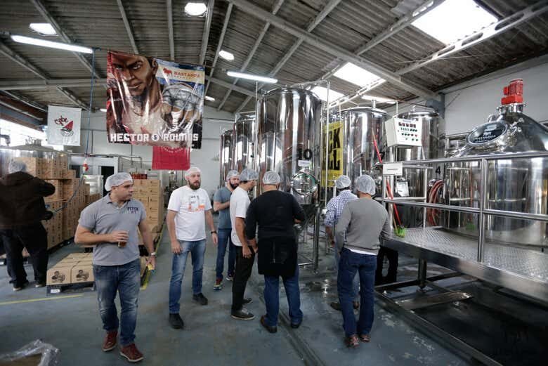 Tour Cervejeiro em Curitiba: Conheça, Deguste e Apaixone-se pela Produção Artesanal!