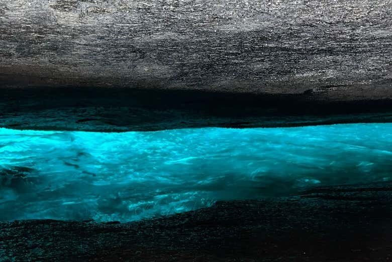 Gruta do Acaiá + Lagoas Azul e Verde em Ilha Grande!