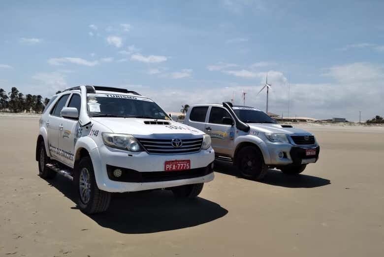 Aventura 4x4 em Jericoacoara: Litoral Leste ou Oeste — Você Escolhe!