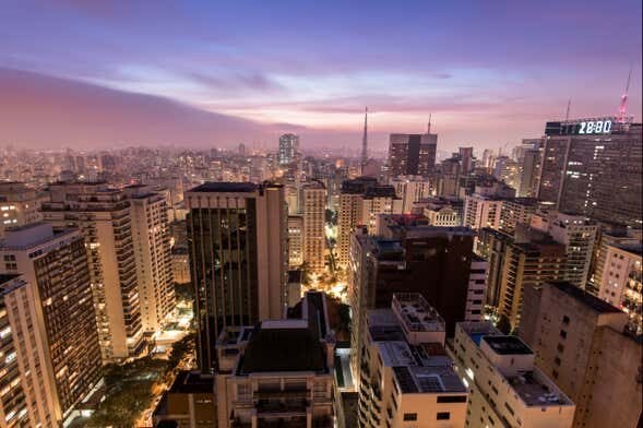Tour Noturno Privado por São Paulo: Descubra a Magia da Cidade à Noite!