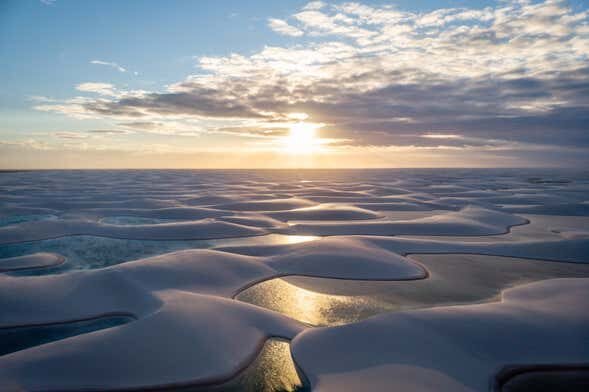 Excursão Privada ao Amanhecer nos Lençóis Maranhenses: Experiência Única!