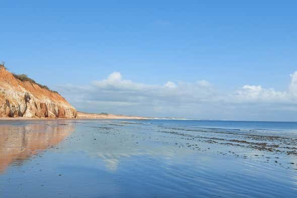 Três Paraísos do Ceará em Um Só Dia: Morro Branco, Fontes e Canoa Quebrada!