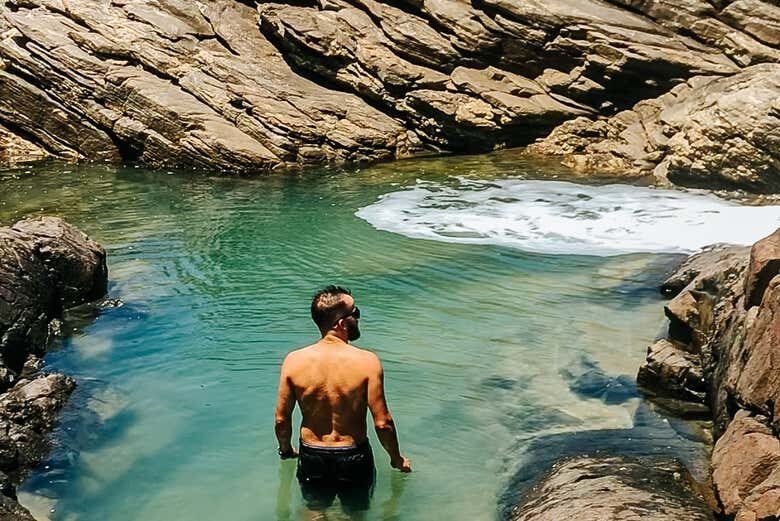 Aventura Imperdível nas Praias e Piscinas Naturais de Búzios: Trilha com Natureza e Emoção!