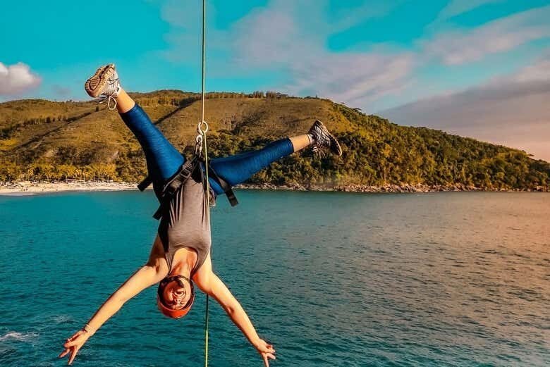 Aventura emocionante: Rapel e Trilha dos Mirantes em São Sebastião!