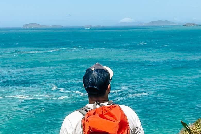 Aventura Imperdível nas Praias e Piscinas Naturais de Búzios: Trilha com Natureza e Emoção!