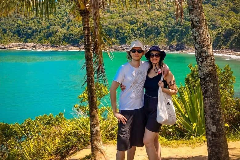 Trilha pela Praia de Calhetas: Explore Refúgios Paradisíacos!