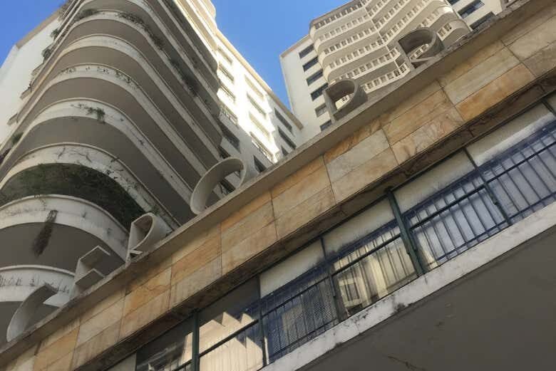 Explore o Encanto Histórico dos Campos Elíseos: Um Passeio Guiado Imperdível!