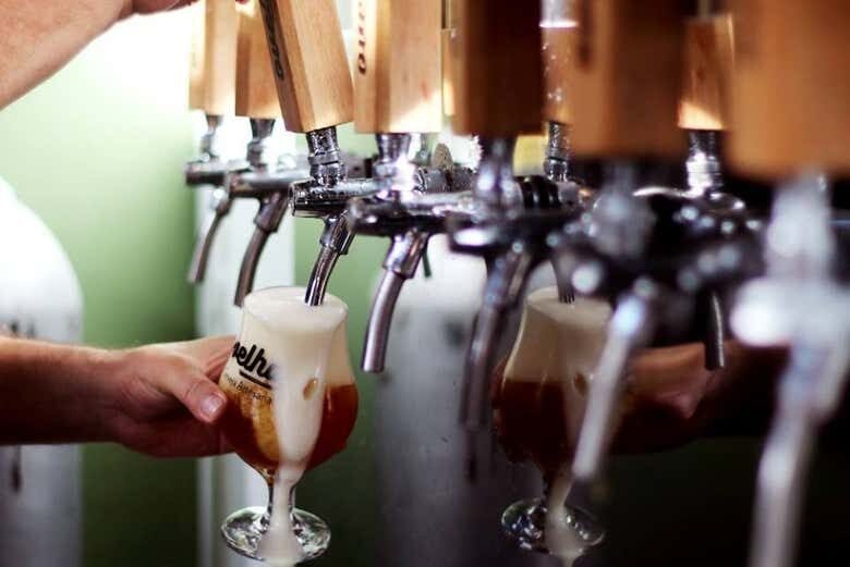 Tour Cervejeiro em Curitiba: Conheça, Deguste e Apaixone-se pela Produção Artesanal!