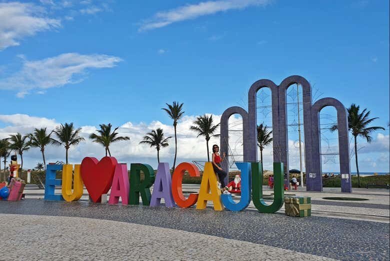Explore o Melhor de Aracaju com Conforto e Cultura!