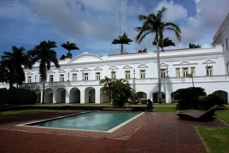Explore São Luís: Tour Privado Histórico e Cultural no Maranhão!