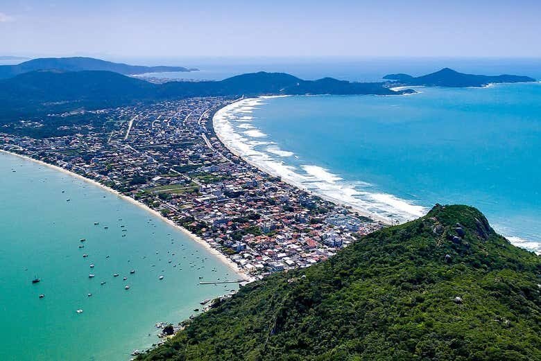 Excursão às Praias de Bombinhas – Relax, Sol e Natureza!