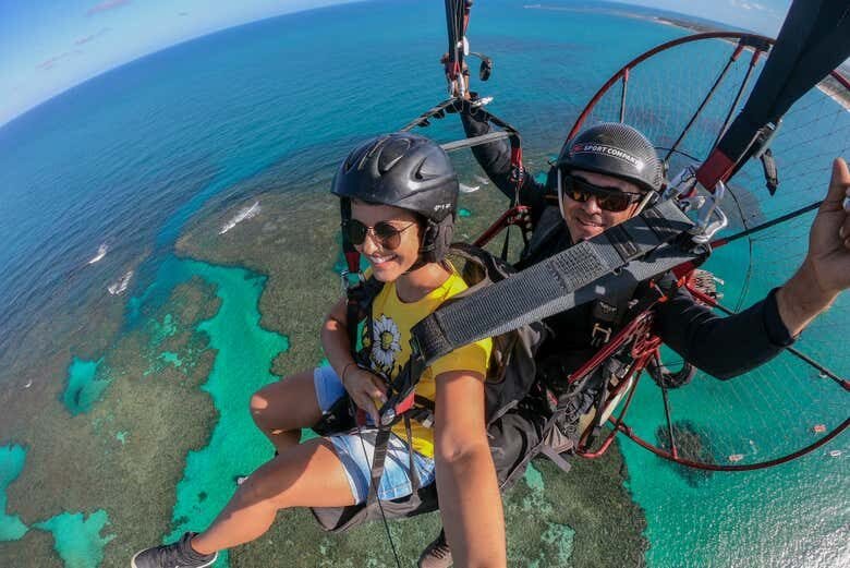 Voo de Paramotor em Porto de Galinhas: Vista Aérea das Piscinas Naturais!