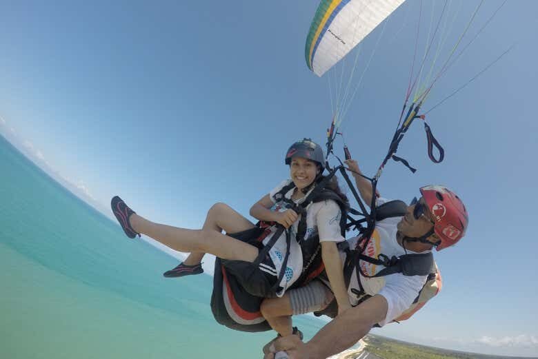 Voo de Parapente em Arraial d'Ajuda!