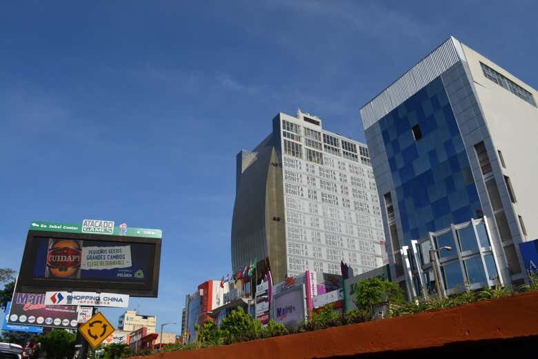 Tour de Compras no Paraguai: Descubra Ciudad del Este e seus Encantos Locais!