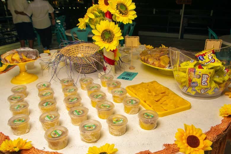 Viva a Cultura Nordestina: Passeio de Barco com Espetáculo Folclórico em João Pessoa!