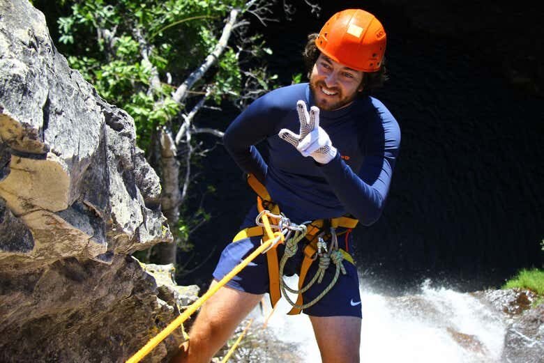 Aventura Radical: Rapel na Cachoeira Almécégas!